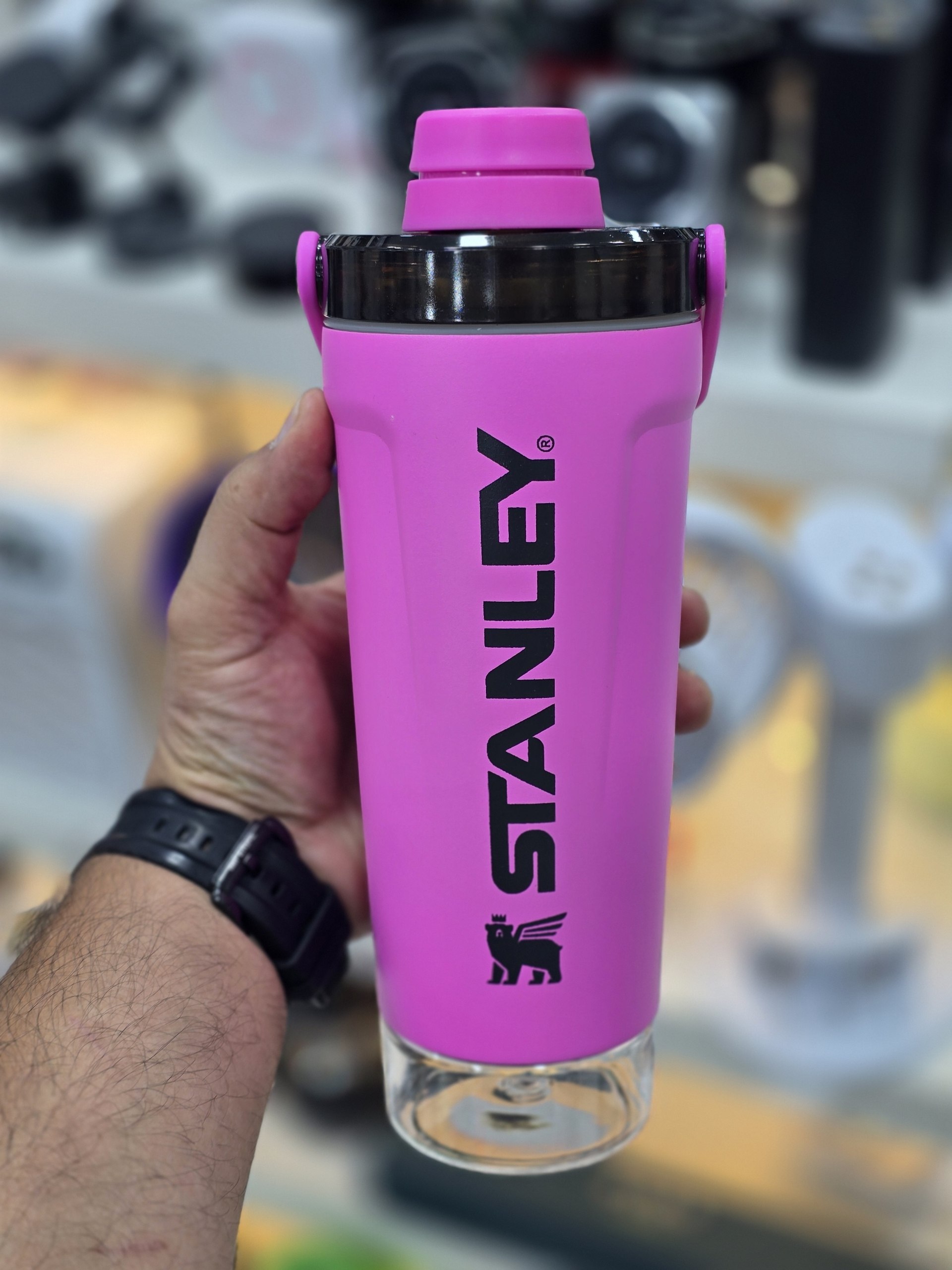 بطری شیکر باشگاهی مخزن دار ۵۹۰ میلی لیتر ضد نشت stanley دارای صافی مخصوص