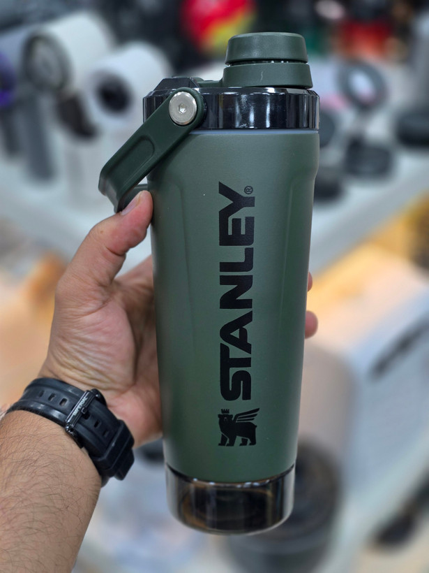 بطری شیکر باشگاهی مخزن دار ۵۹۰ میلی لیتر ضد نشت stanley دارای صافی مخصوص