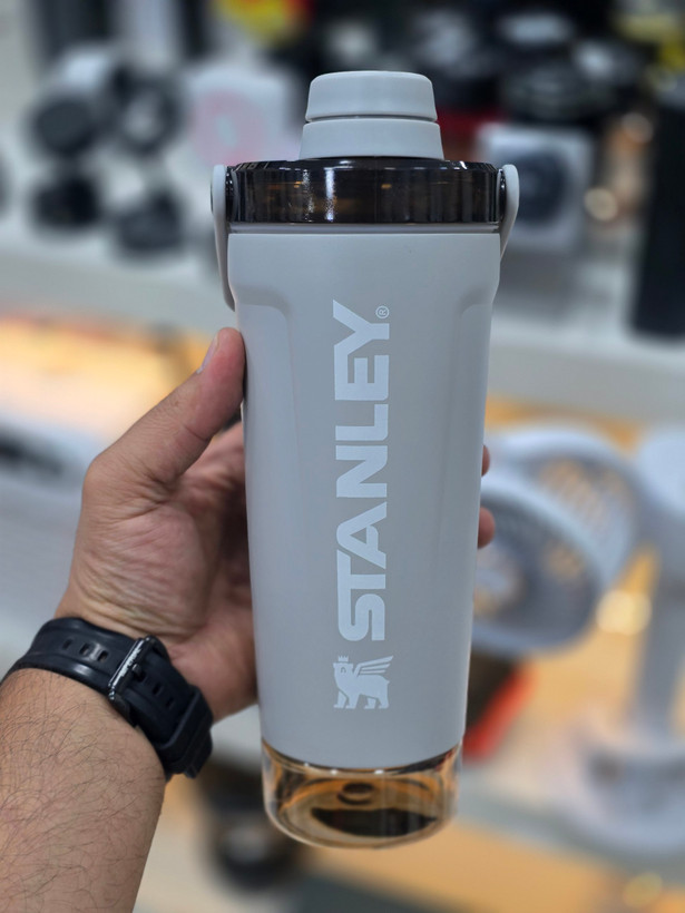 بطری شیکر باشگاهی مخزن دار ۵۹۰ میلی لیتر ضد نشت stanley دارای صافی مخصوص