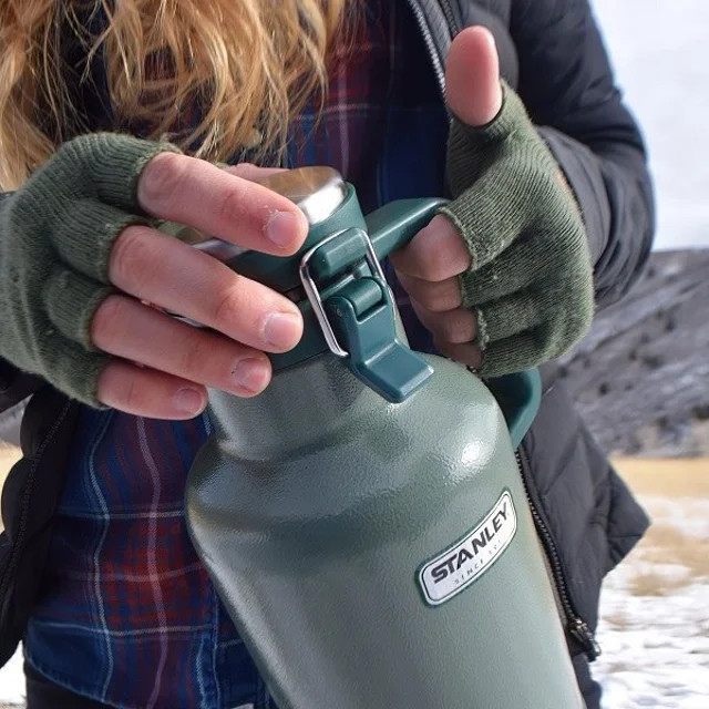 فلاسک استنلی مدل Growler ظرفیت ۱.۹ لیتر